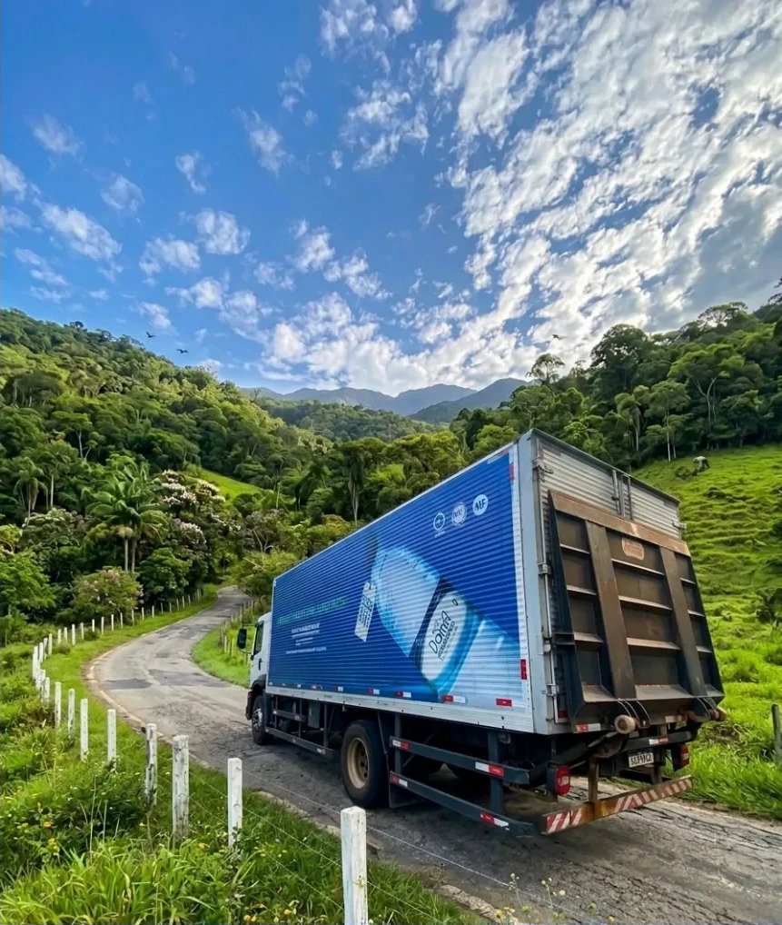 Caminhão Donna Natureza na região serrana